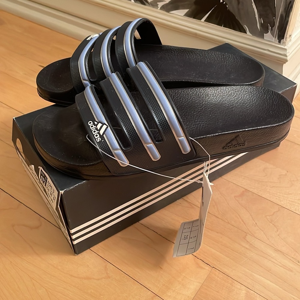 NEW adidas Atanava Sandal - Picture 3 of 5